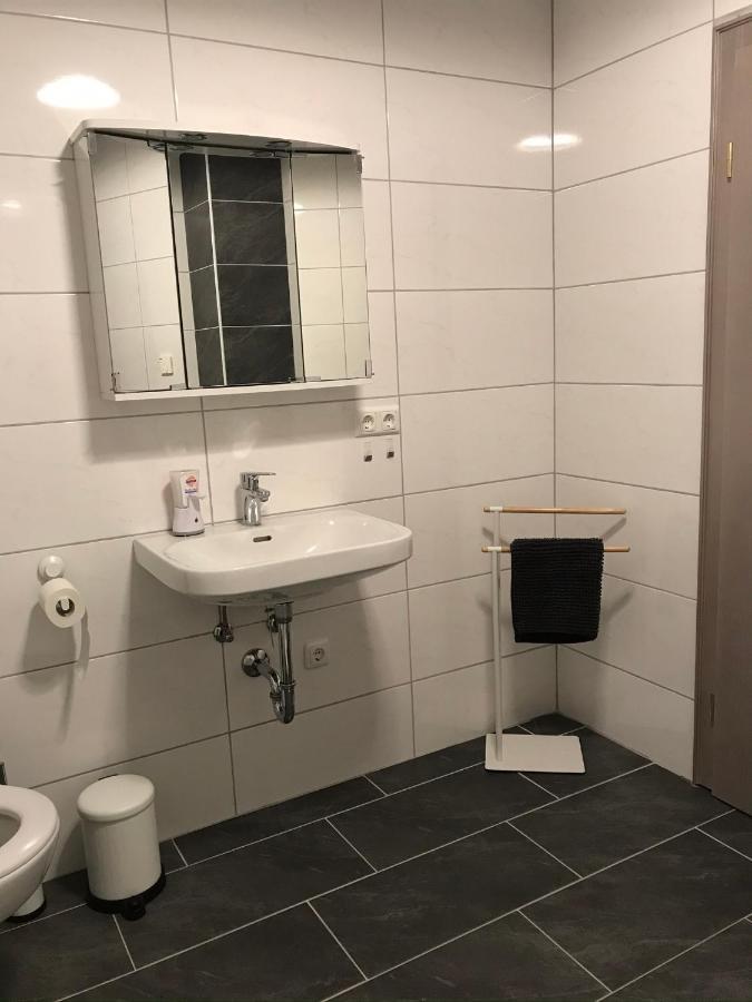 Gemutliche 3-Zimmer Wohnung Saal an der Donau Exterior photo
